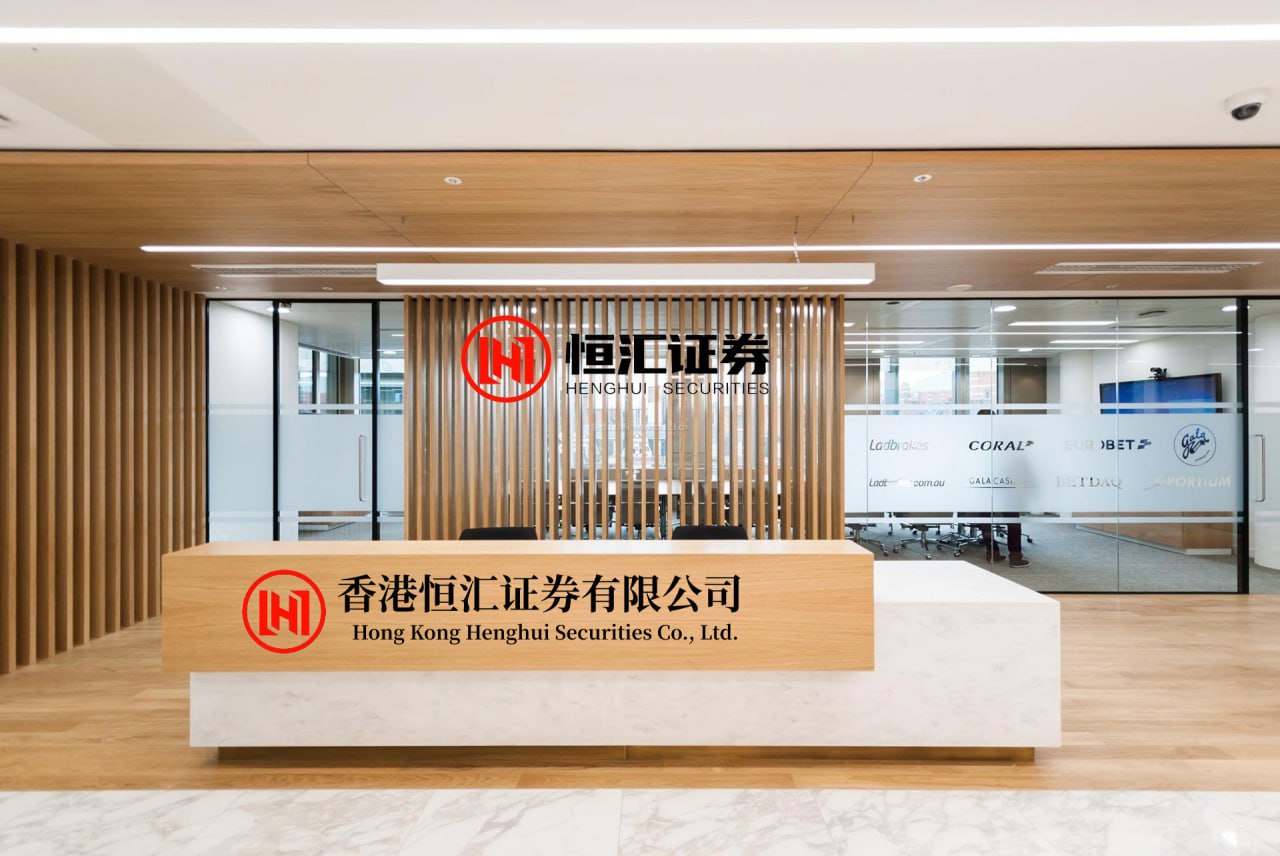 财猫网配资官网 贺博生:黄金原油暴涨暴跌最新行情走势分析及今日操作建议